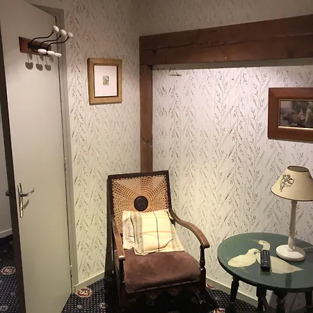 Manoir De La Riviere فندق 3*