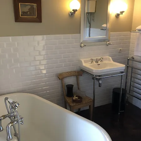 Manoir De La Riviere فندق 3*