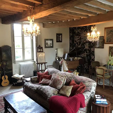 Manoir De La Riviere فندق 3*